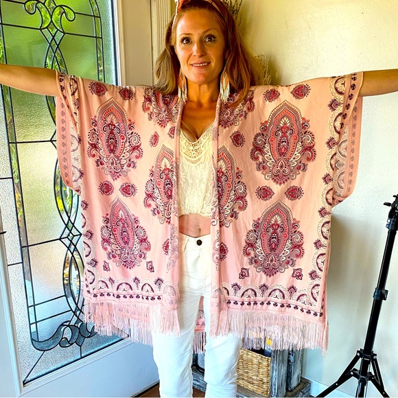 Stunning fringe kimono style shawl - Picture 1 of 5